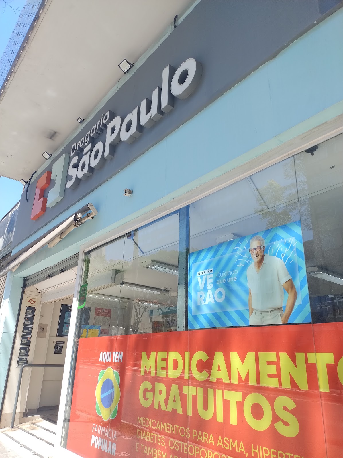 Fachada da FarMelhor na Rua da Glória, Liberdade (foto do Google Maps)