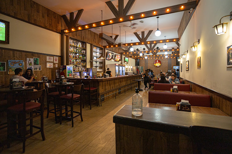 Melts Gastrobar | Restaurante, Burgers, Drinks e Karaokê — Liberdade
