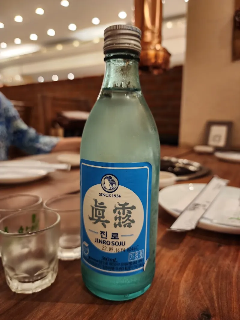 Mesa montada no Restaurante Portal da Coreia