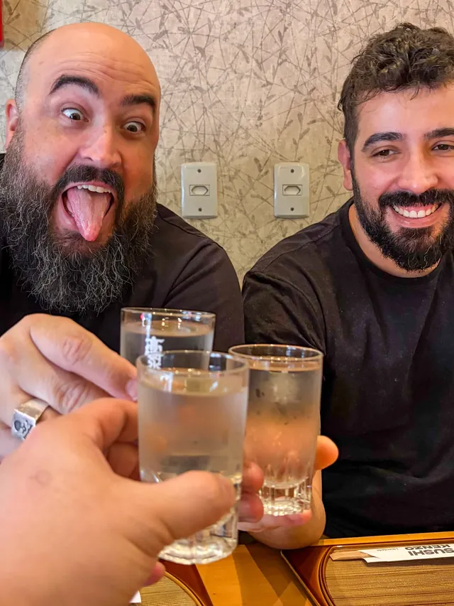 Brinde com saquê — Sushi Kenzo Liberdade (foto do Instagram)